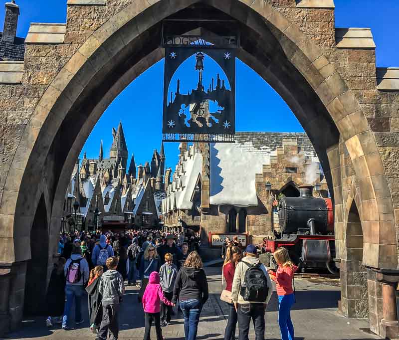 Review: Universal Orlando's Wizarding World of Harry Potter amazes with  themed rides, eateries, shops