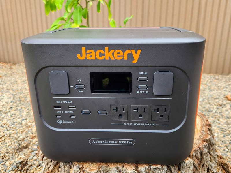 Jackery Explorer 1000 Power Station Review: Making Off-Grid Living Easy
