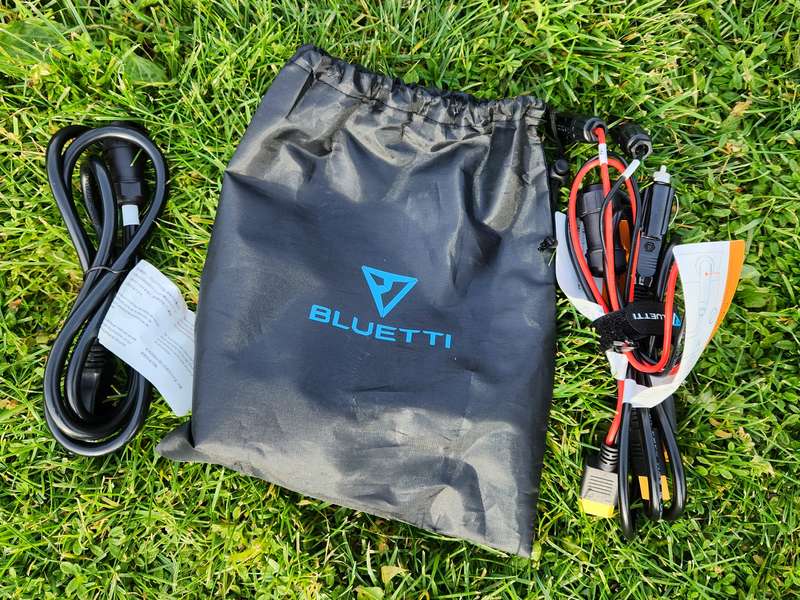 BLUETTI AC200L cables and storage bag